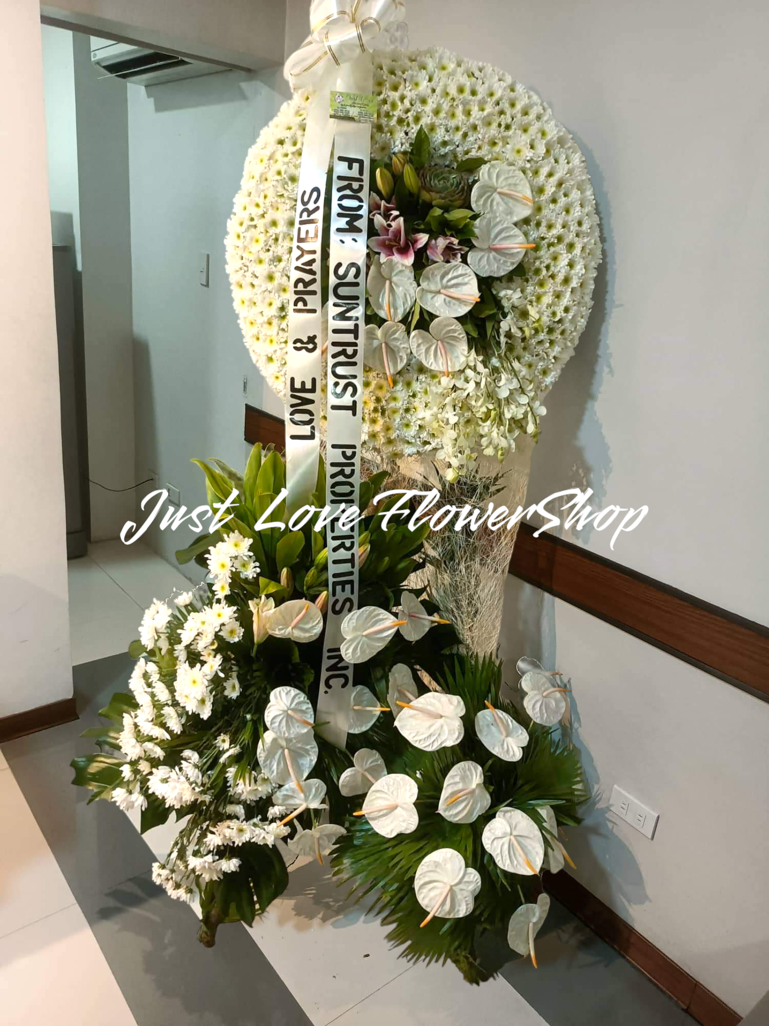 Wreath Standee 4